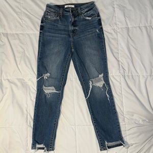 Willow and Root “The Mom Fit” high rise destroyed jeans, size 26